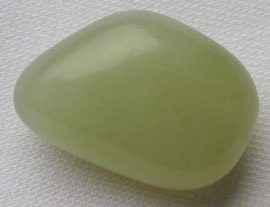 Photo d'un morceau de jade vert poli